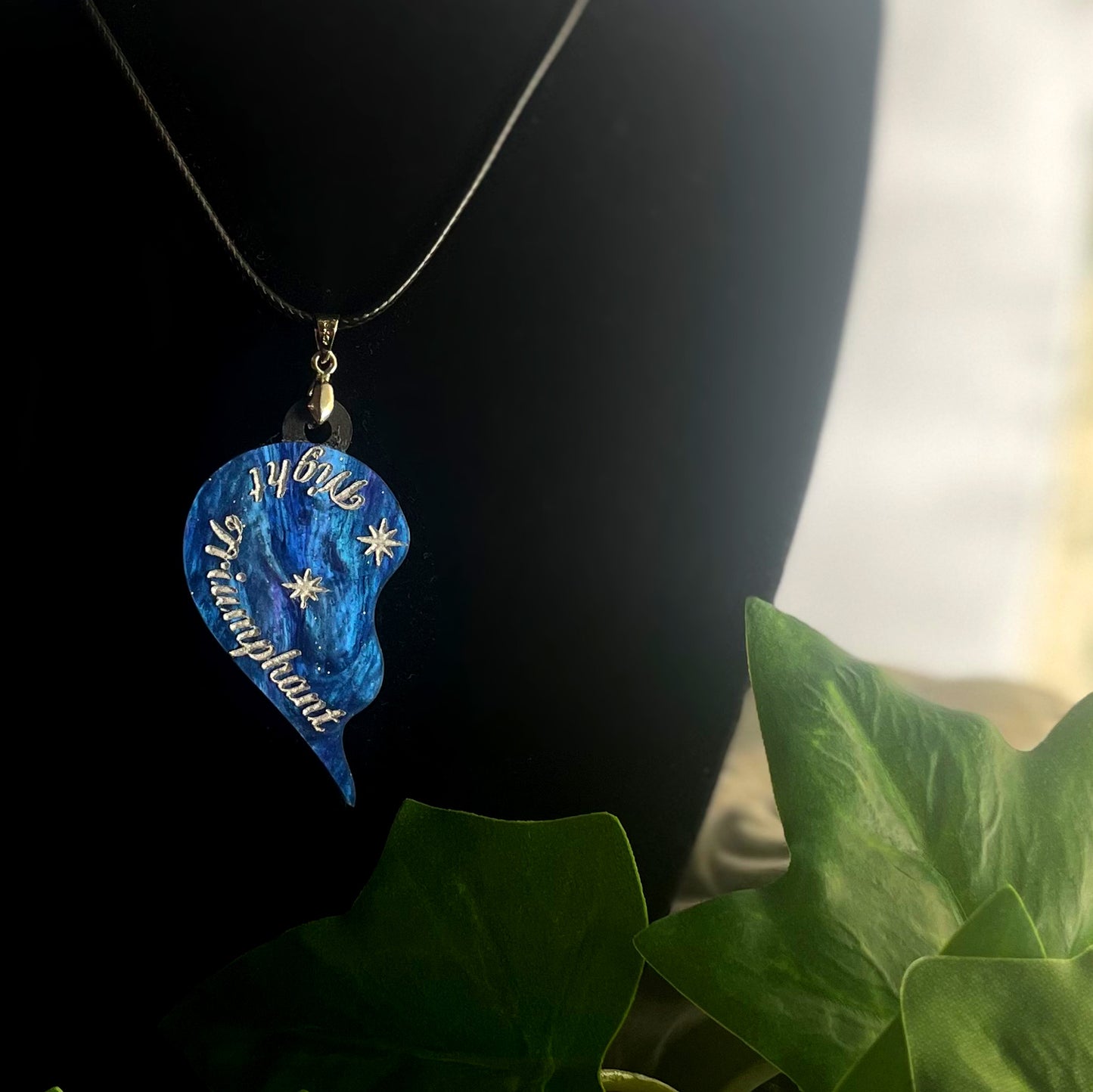 Officially Licensed Sarah J. Maas Night & Stars Pendant Set