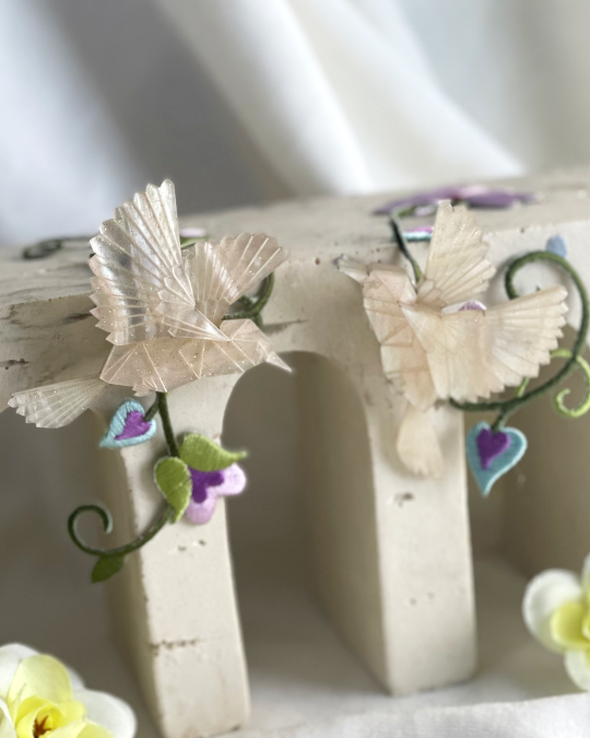 Parchment Lark Hairclips